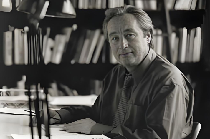 Steven Holl / 美国